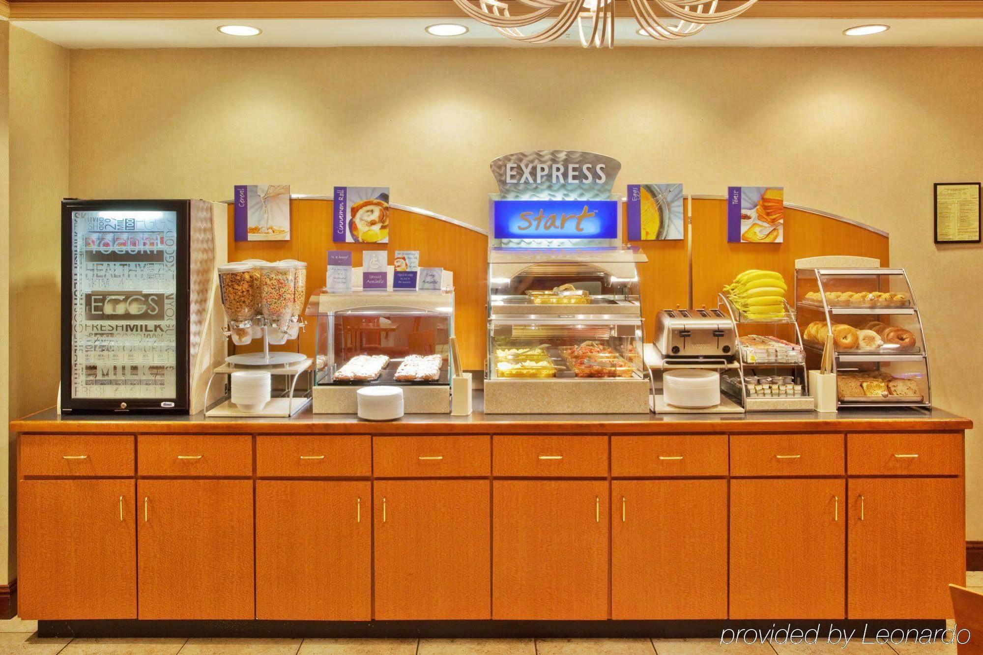 Holiday Inn Express & Suites Atlanta Perimeter Mall Hotel, An Ihg Hotel Sandy Springs Restaurante foto